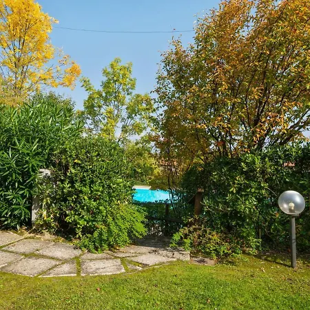 度假居 Luxurious Holiday In Lombardy With Shared Pool