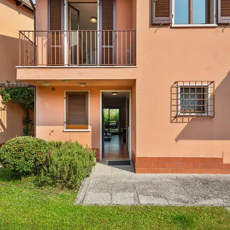 Luxurious Holiday In Lombardy With Shared Pool 度假居 *