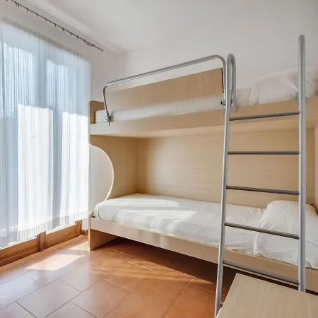 Luxurious Holiday In Lombardy With Shared Pool 度假居 波尔佩纳泽德尔加尔达