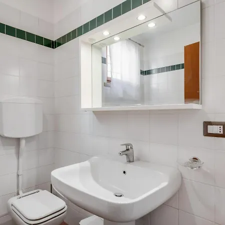 Luxurious Holiday In Lombardy With Shared Pool