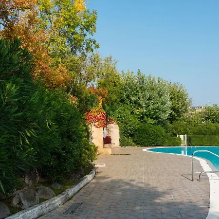 Luxurious Holiday In Lombardy With Shared Pool 度假居